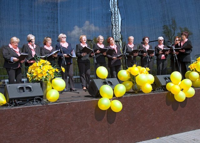 image033