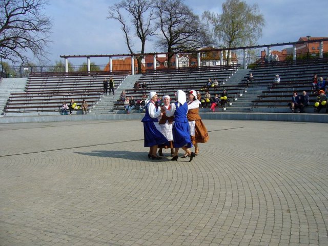 image044