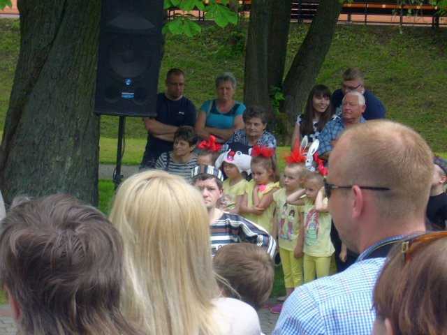 image035