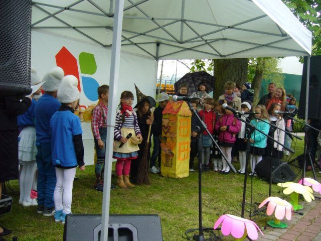 image015