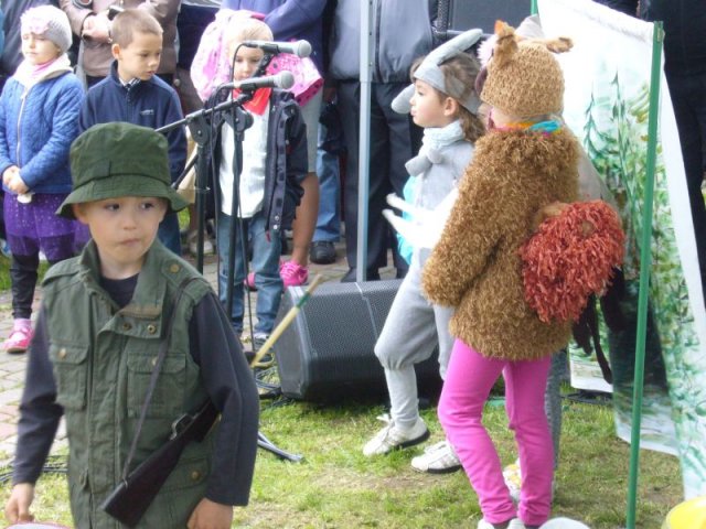 image033